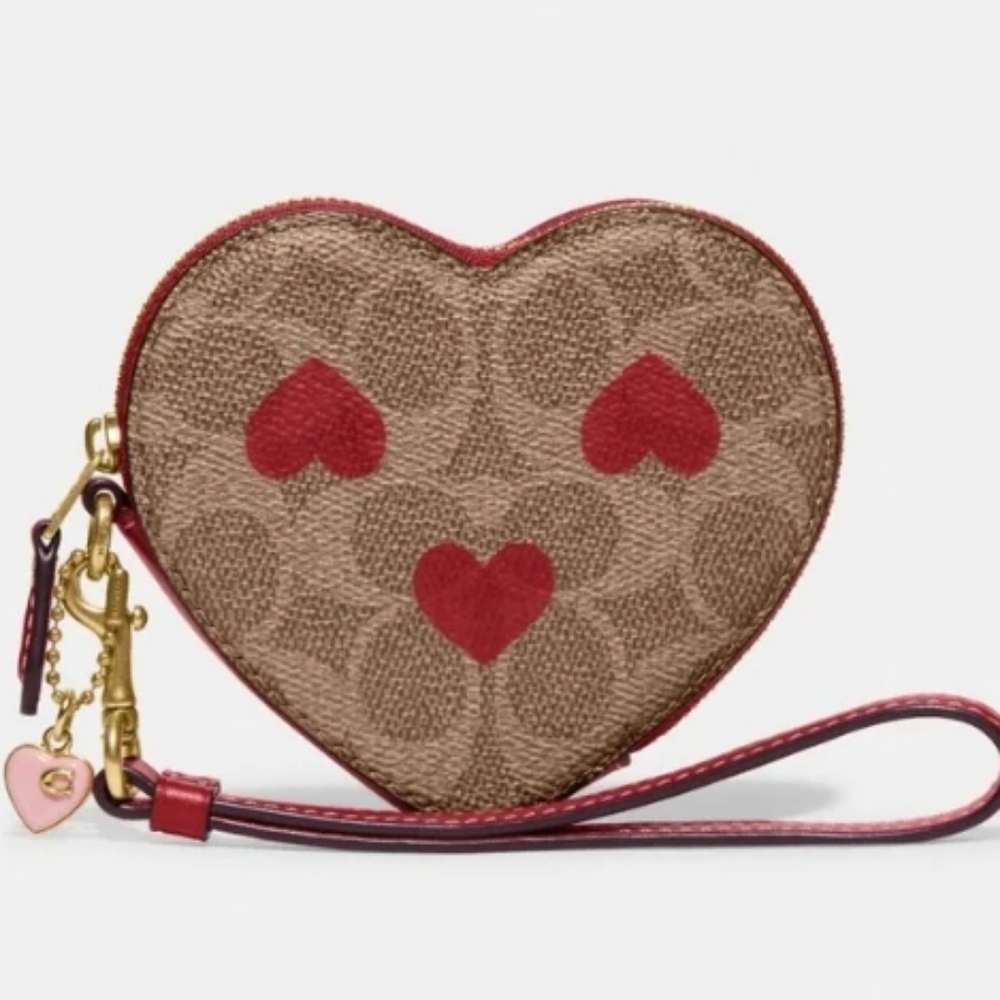 COACH HEART WRISTLET